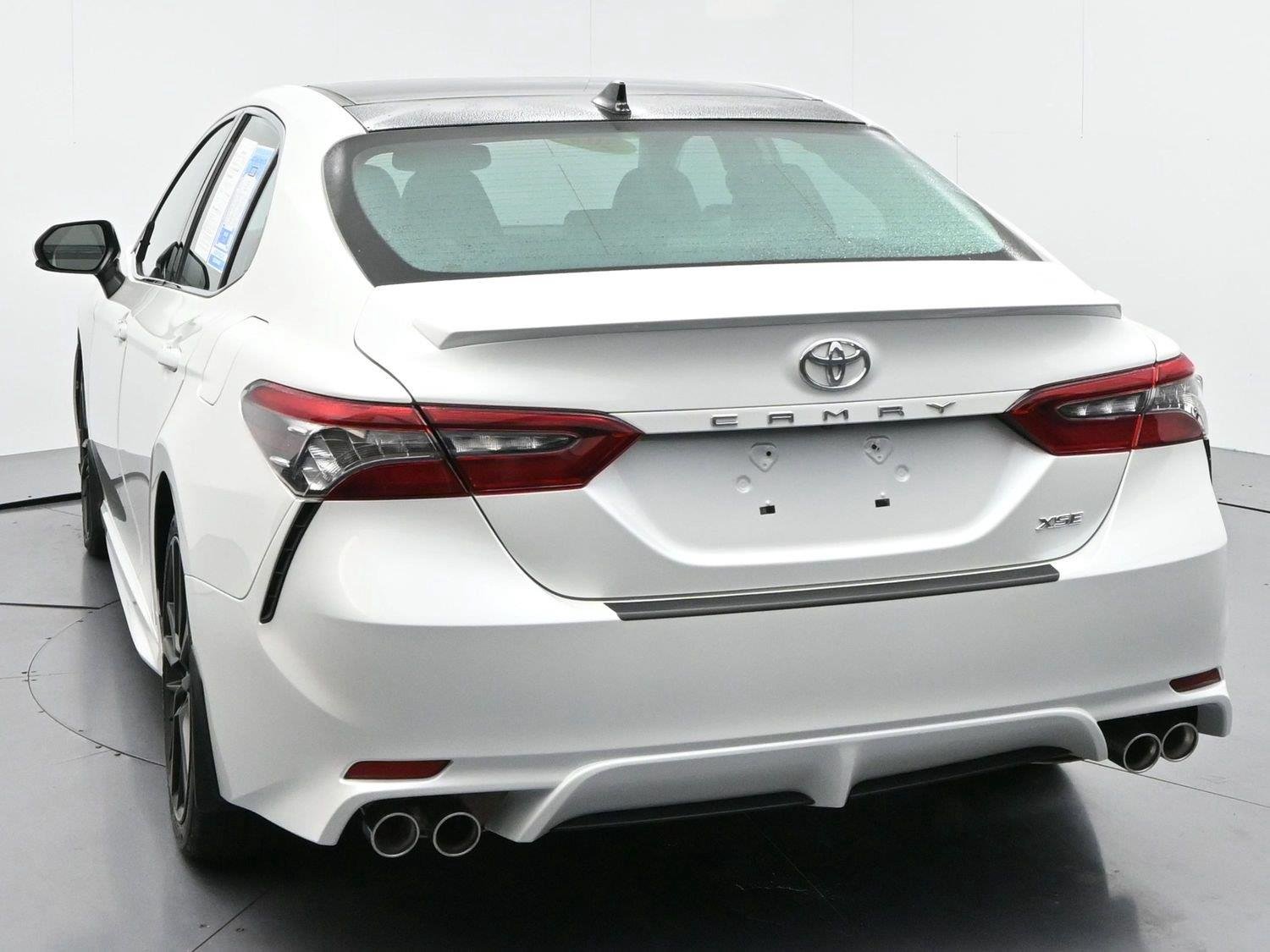 Used 2022 Wind Chill Pearl Toyota XSE image 6