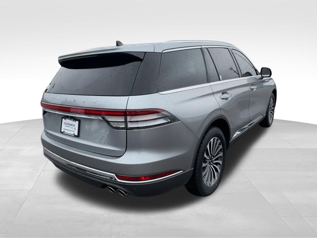 Used 2023 Silver Lincoln Standard image 8