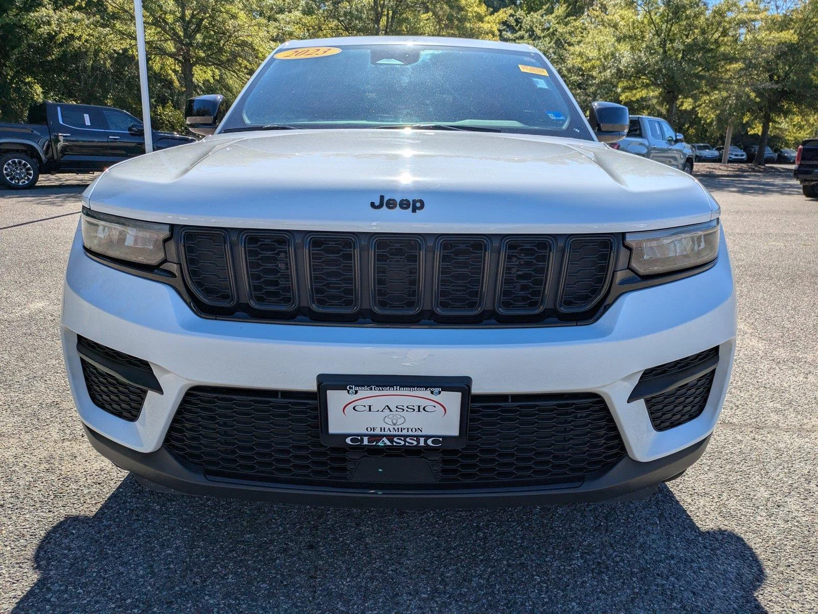 Used 2023 Bright White Clearcoat Jeep Altitude X image 9