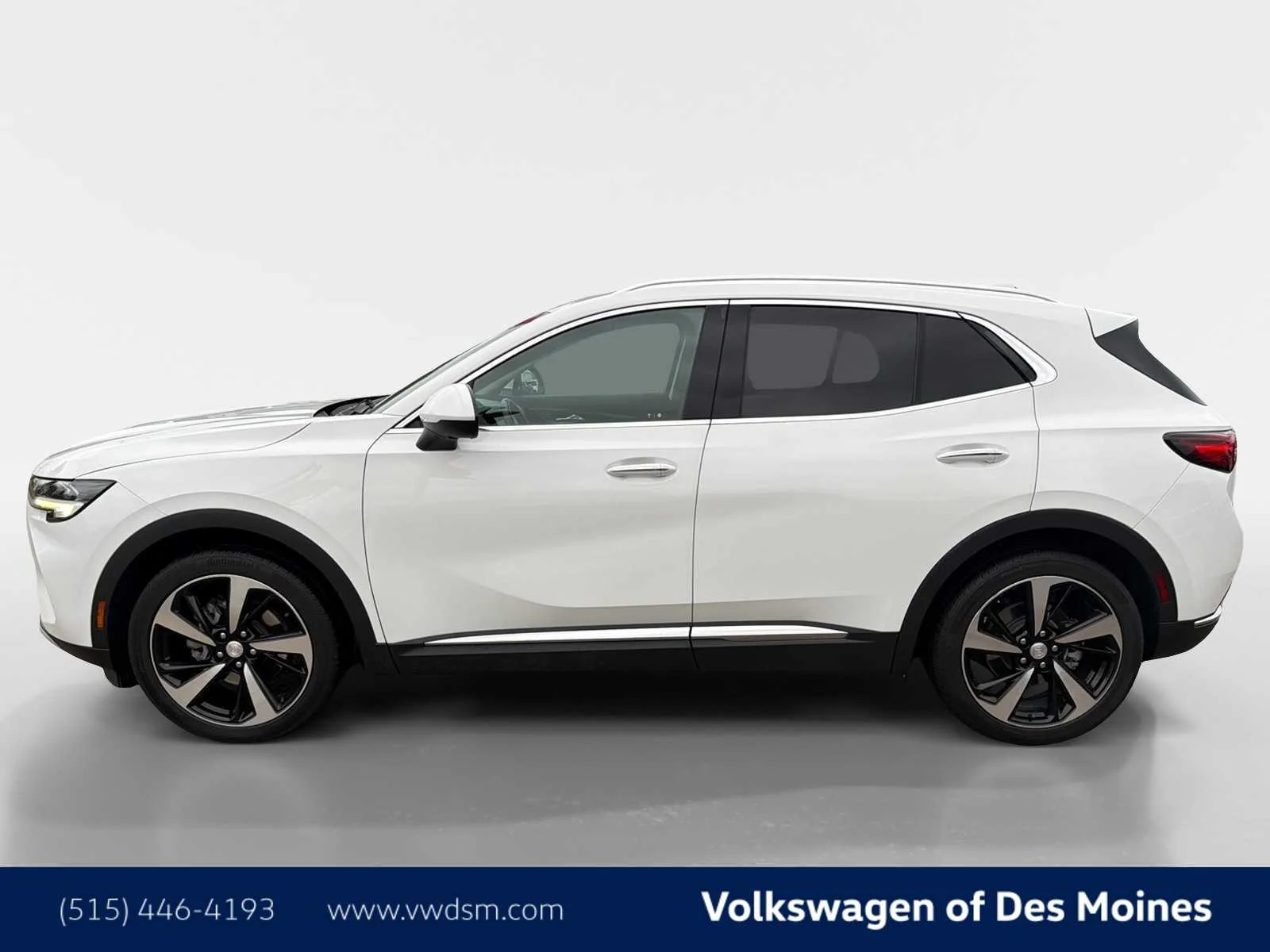 Used 2021 Summit White Buick Essence image 3