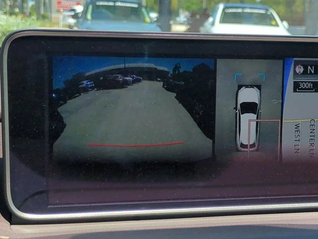 Used 2019 White Lexus 350 image 19