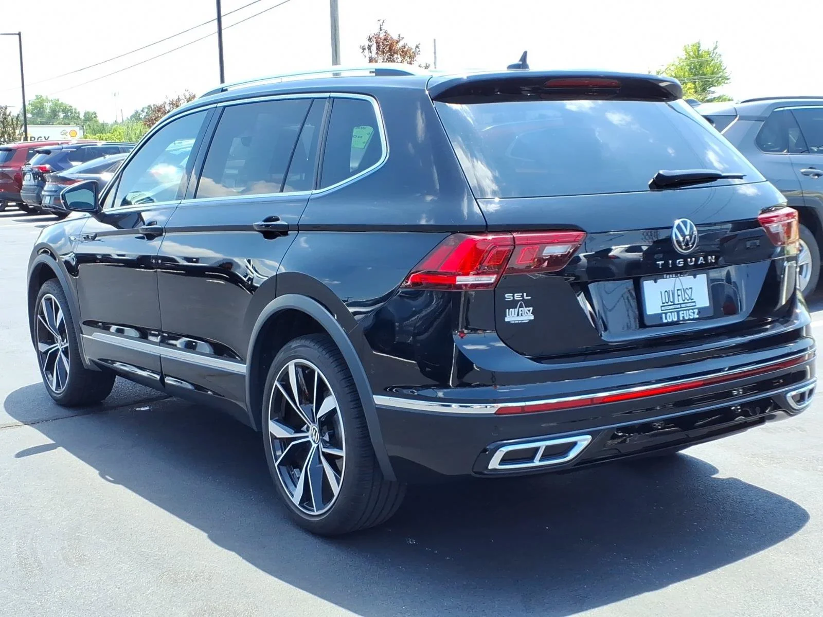 Used 2024 Deep Black Pearl Volkswagen SEL R-Line image 5