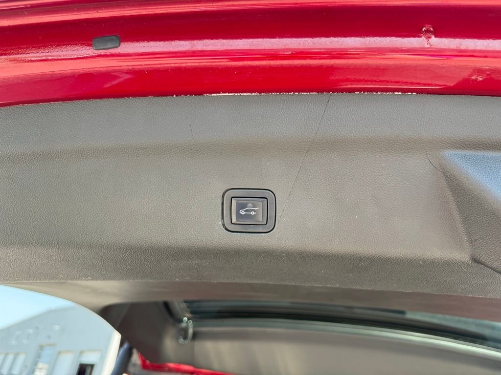 Used 2022 Red Chevrolet High Country image 38