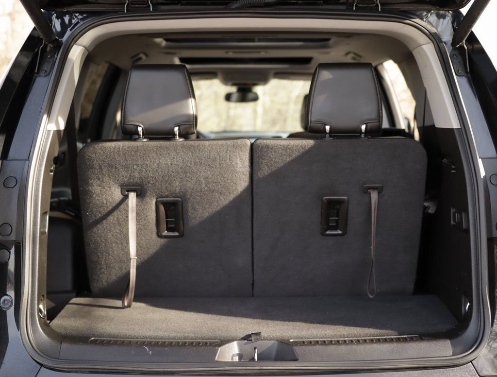 Used 2017 EBONY TWILIGHT METALLIC GMC SLT image 30