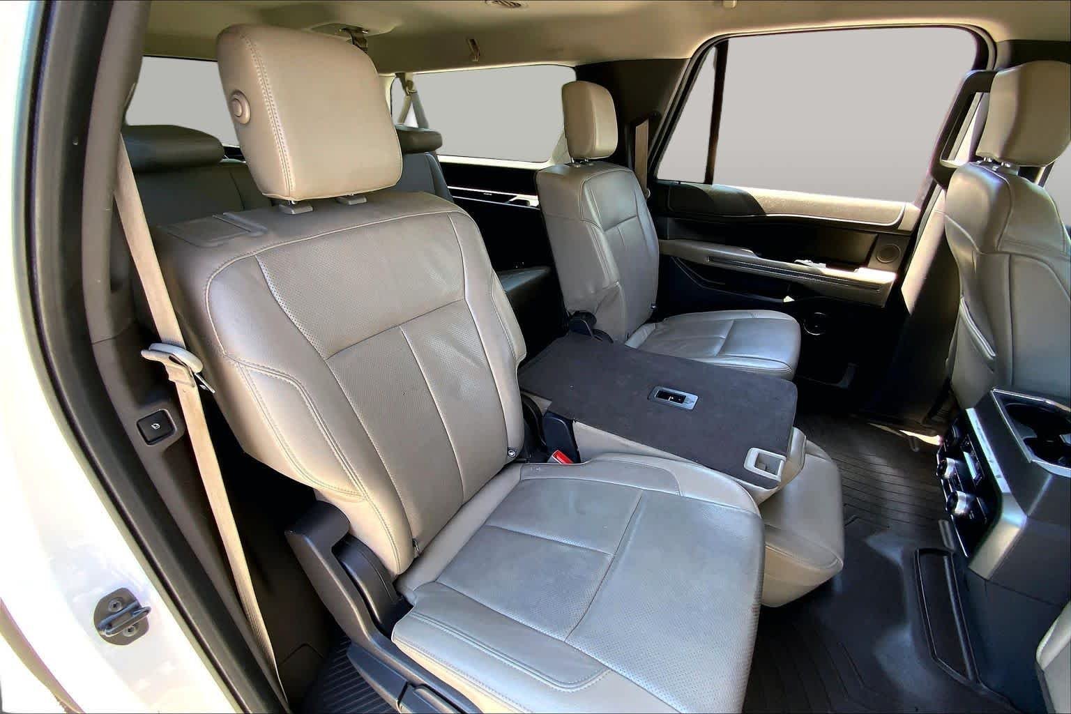 Used 2018 White Platinum Metallic Tri-Coat Ford XLT image 20