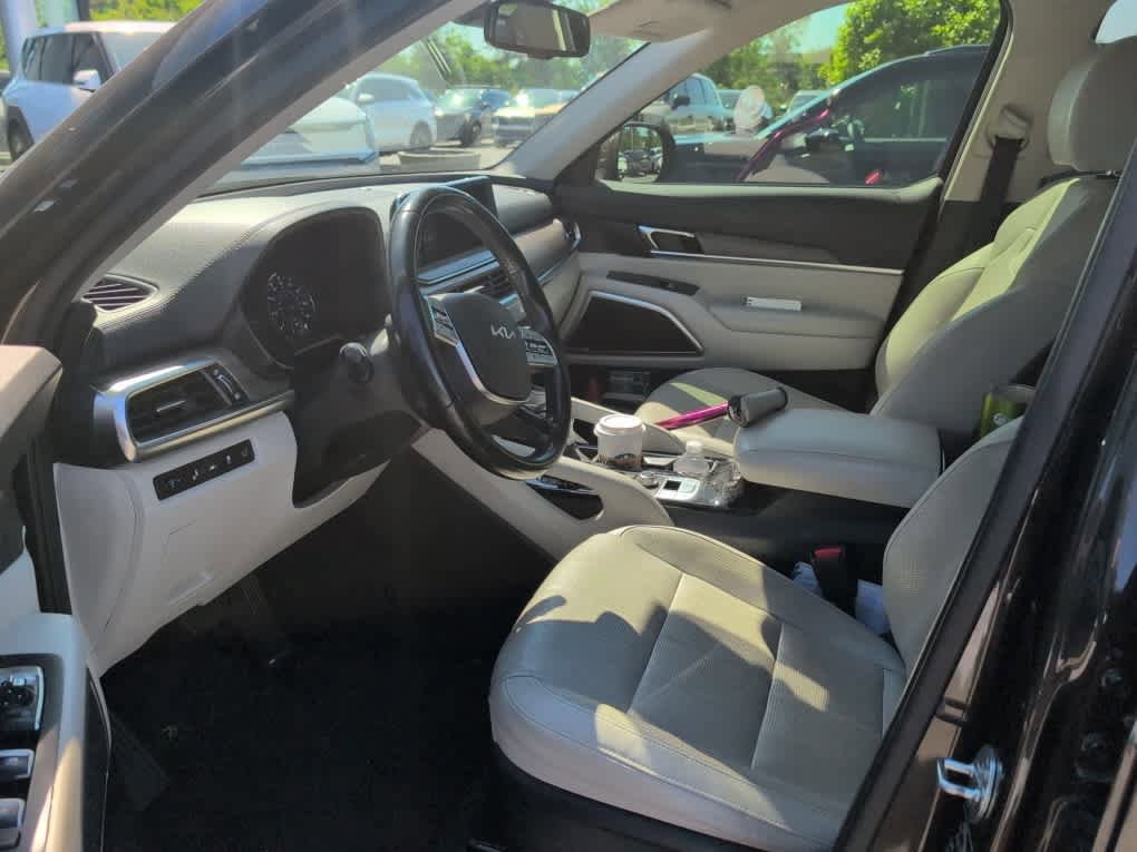 Used 2022 Dark Moss Kia EX image 9