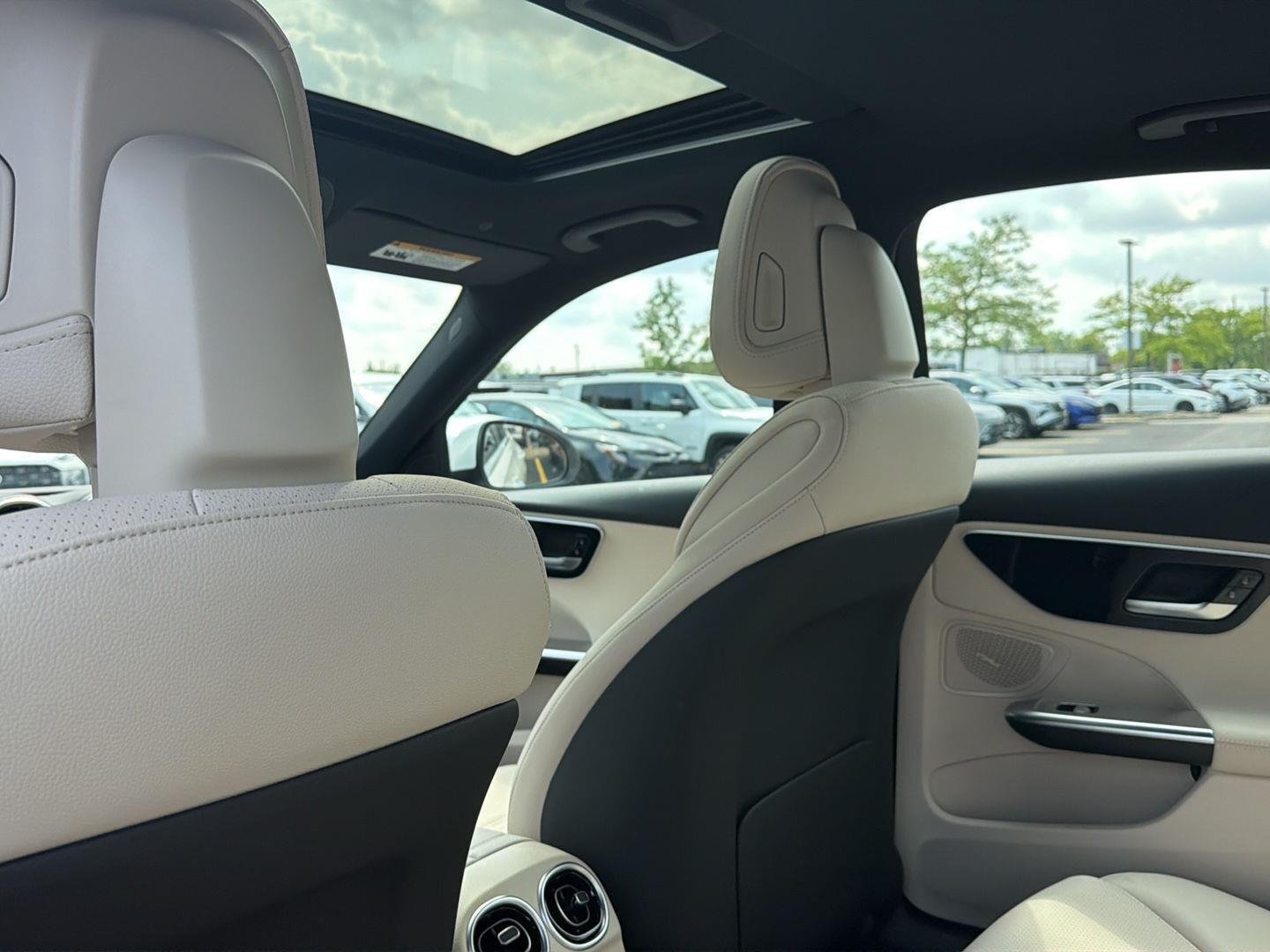 Used 2022 Polar White Mercedes-Benz C 300 image 9