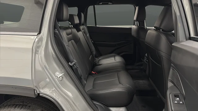 New 2026 Sting-Gray Clear-Coat Exterior Paint Jeep Limited image 24
