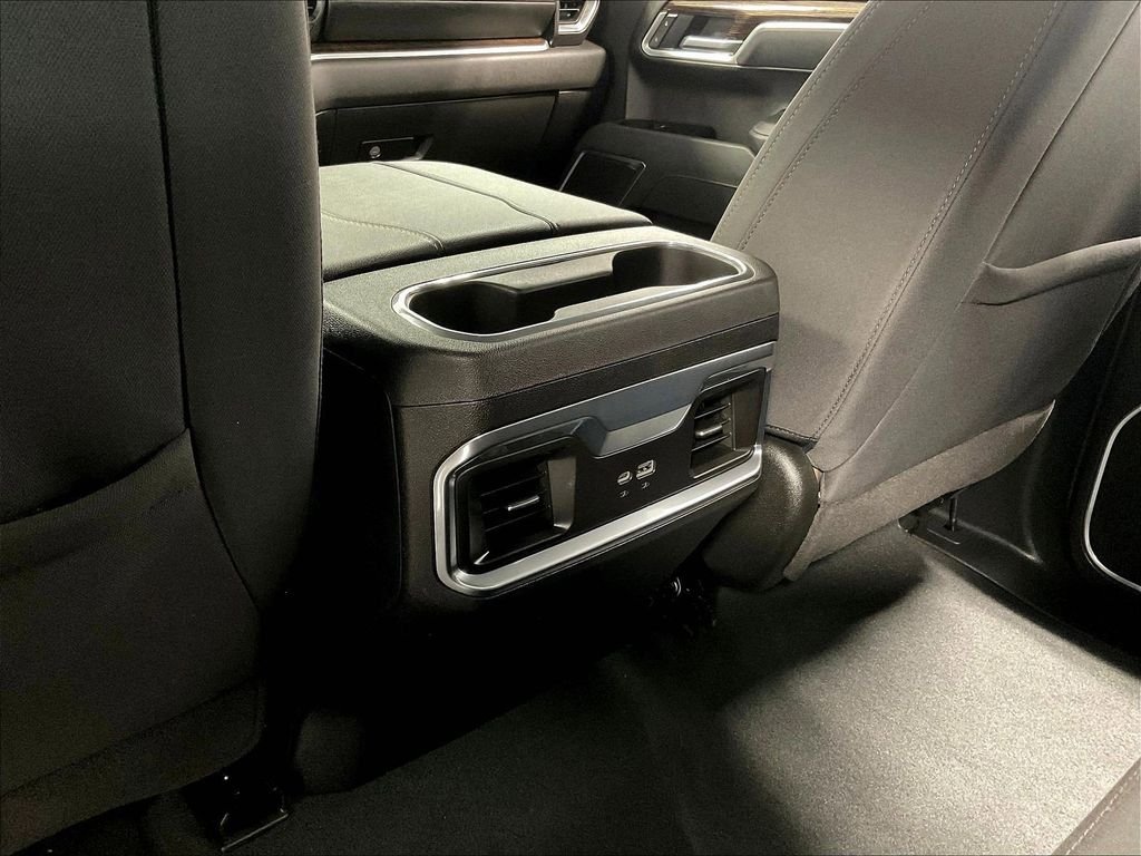 Used 2025 Gray GMC Elevation image 27