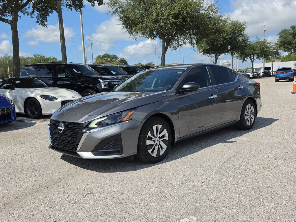 Used 2025 Gray Nissan 2.5 S image 4