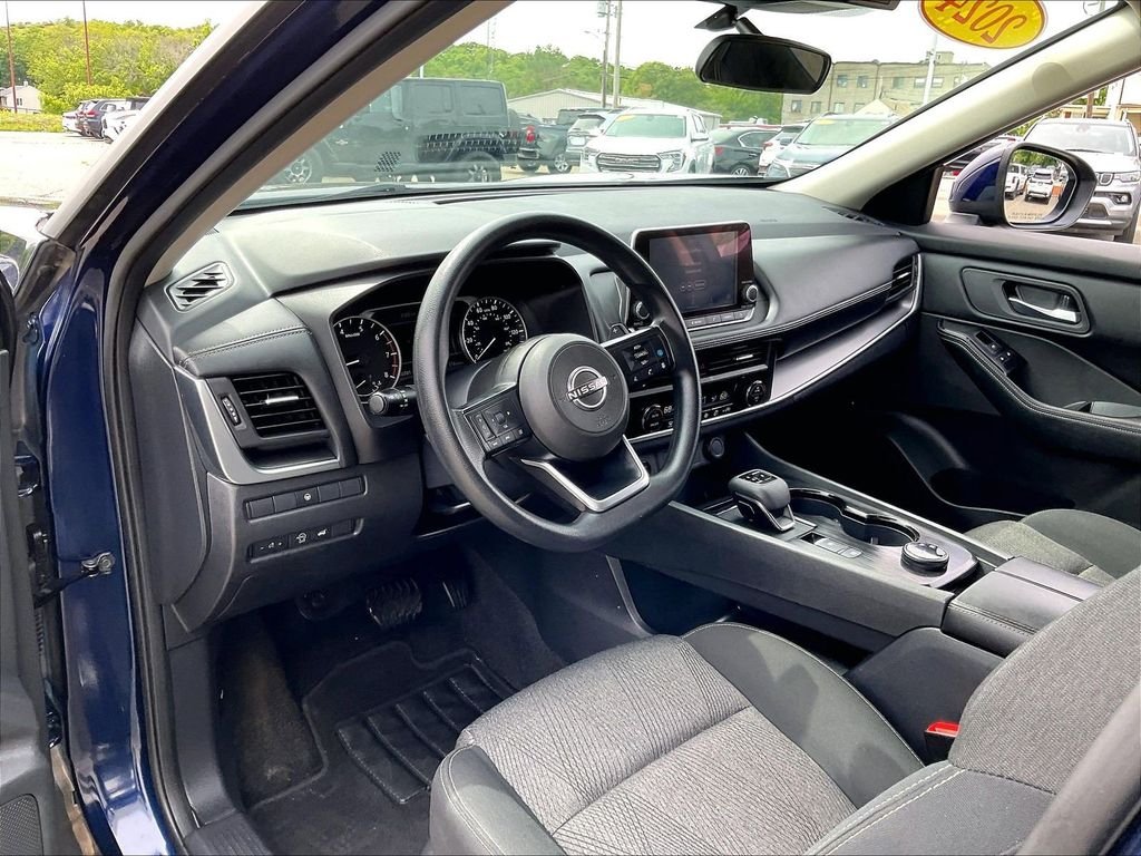 Used 2024 Blue Nissan SV image 8