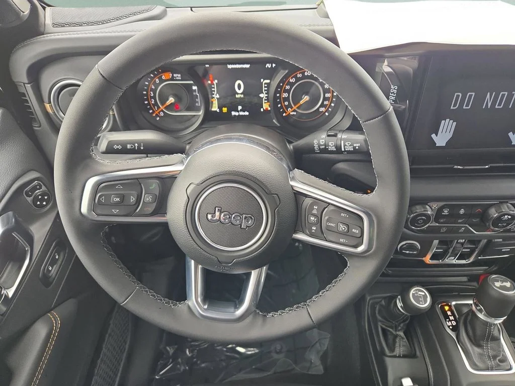 2025 Jeep Wrangler 4-Door Sahara - Photo 16