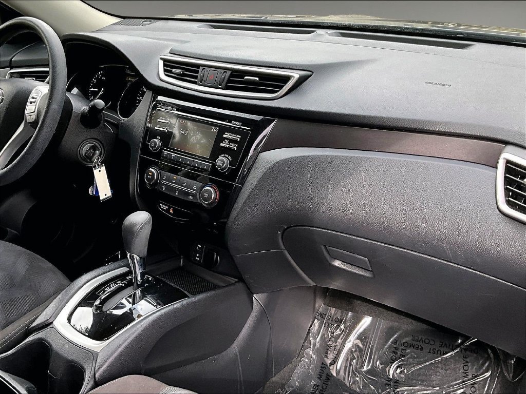 Used 2015 Arctic Blue Metallic Nissan S image 14