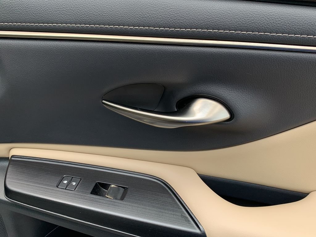 2021 Lexus ES 350 - Photo 34