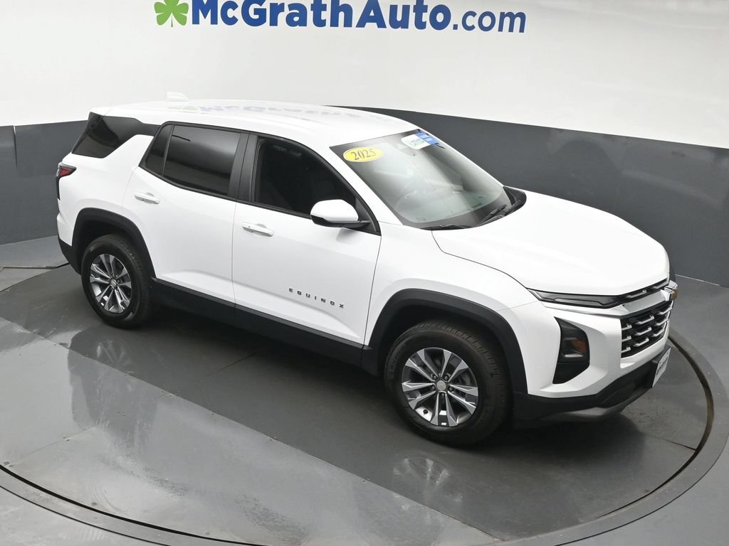 Used 2025 White Chevrolet LT image 3