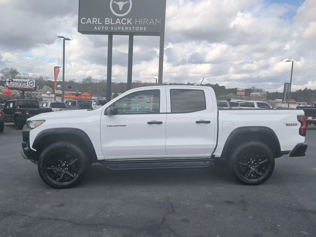 Used 2024 Summit White Chevrolet 4WD Trail Boss image 8