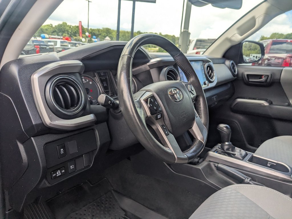 Used 2022  Toyota SR image 13