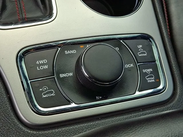 Used 2017 Red Jeep Trailhawk image 25
