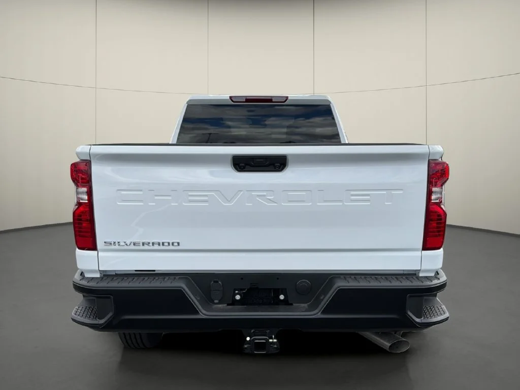 New 2026 Summit White Chevrolet WT image 6