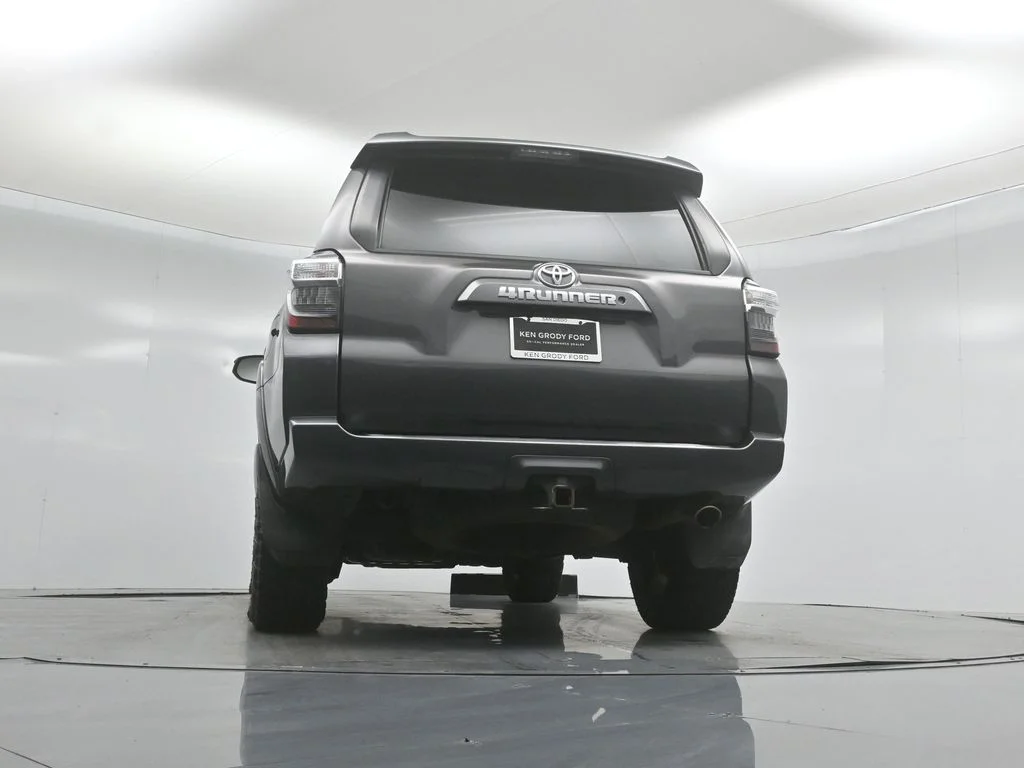 Used 2014 Gray Toyota SR5 image 45