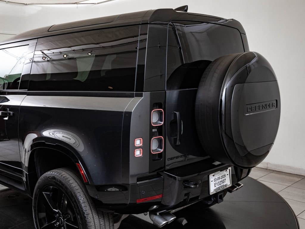Used 2023 Carpathian Gray Premium Metallic Land Rover V8 image 19