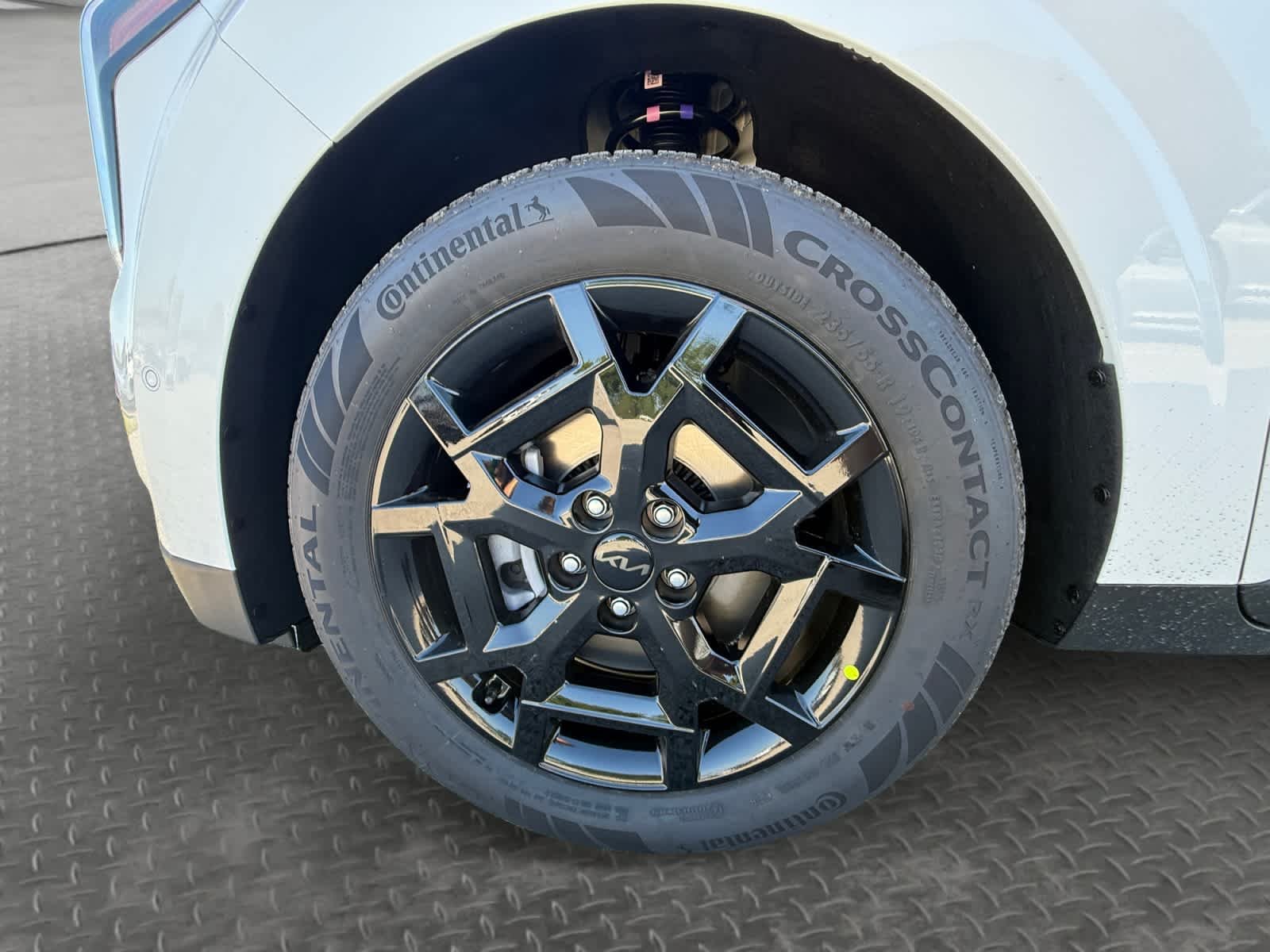 New 2027 Snow White Pearl Kia SX image 9