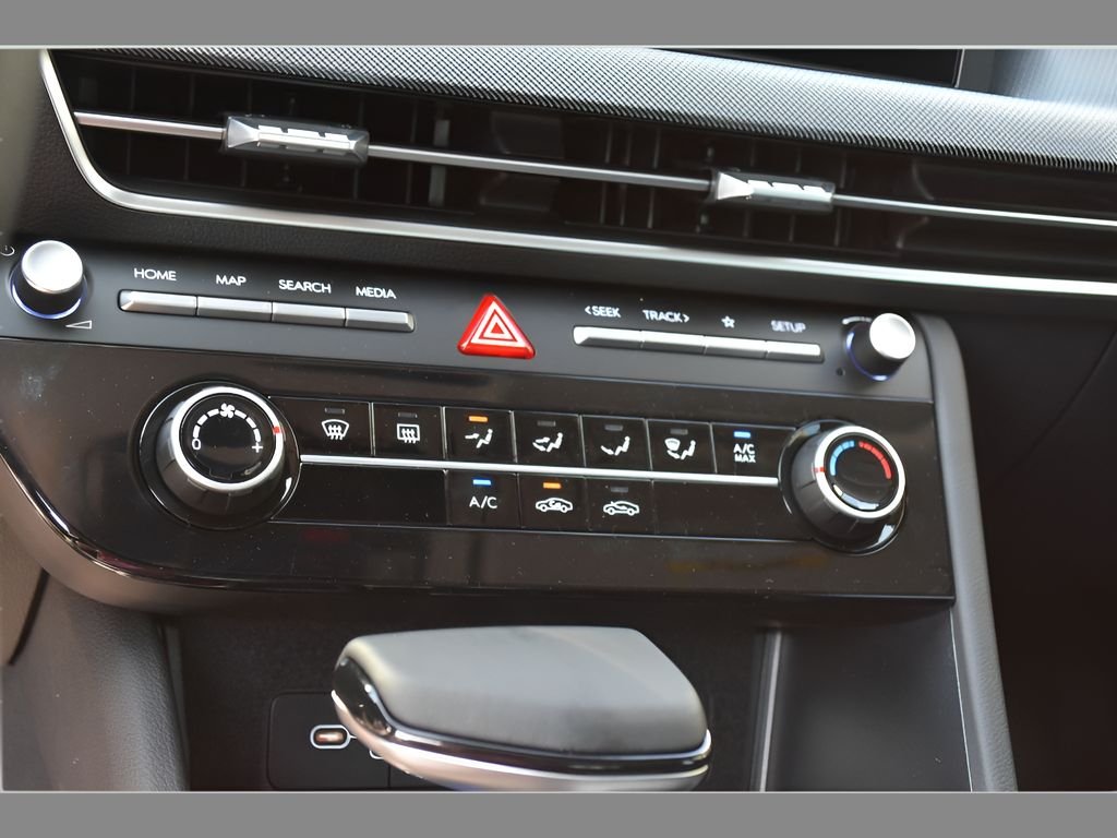 Used 2025 Portofino Gray Hyundai SE image 23