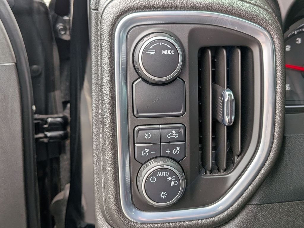 Used 2022 Black Chevrolet RST image 29