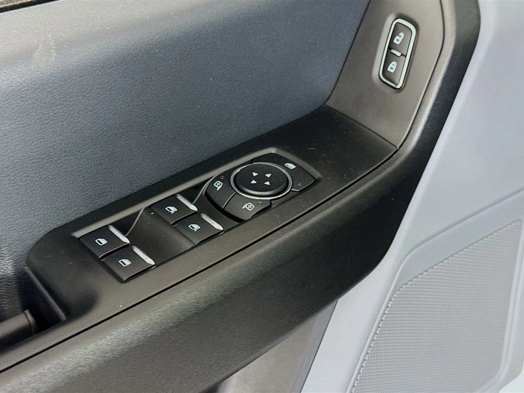 New 2026 Oxford White Ford F-250® XL image 17