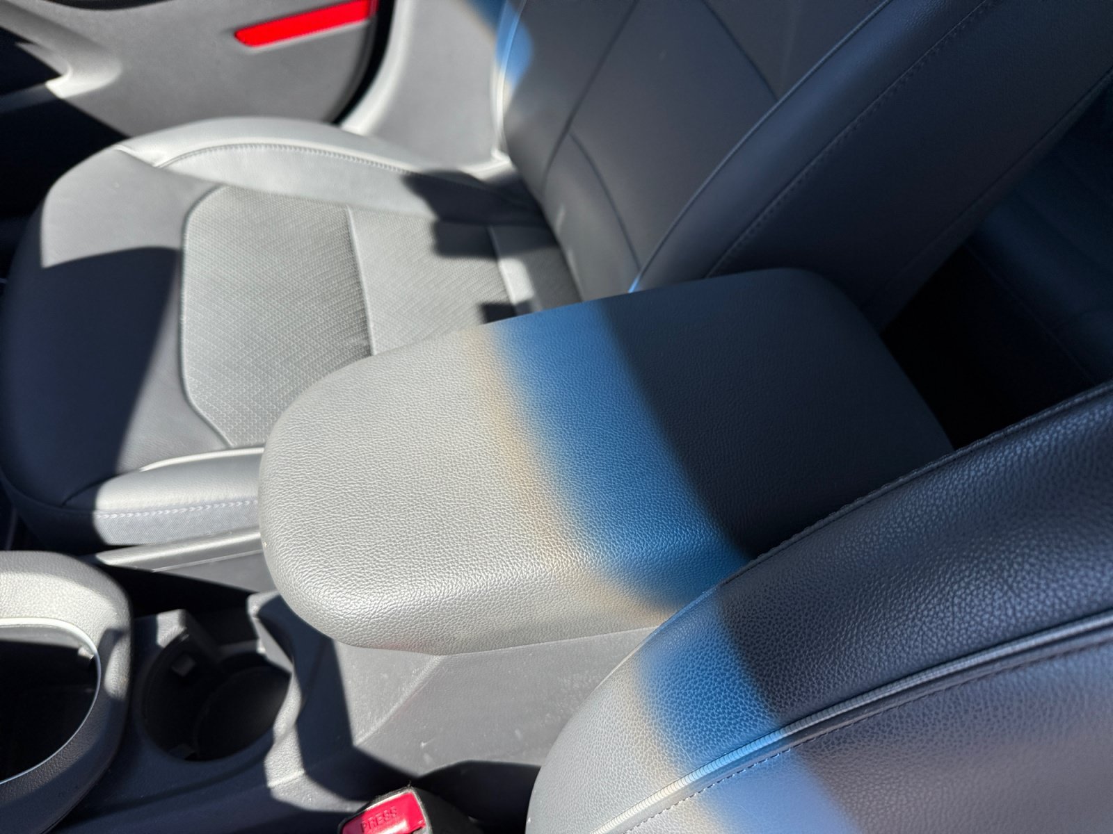 Used 2020 Ceramic White Hyundai Limited image 14
