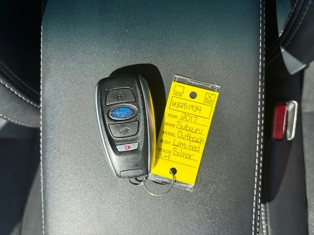 Used 2017 Silver Subaru 2.5i image 18