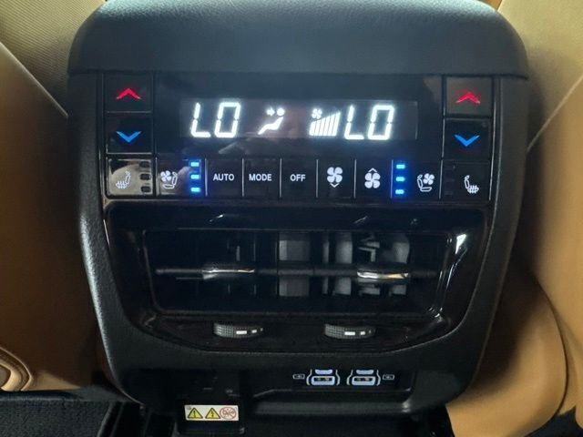 Used 2023 Red Jeep Summit Reserve image 22