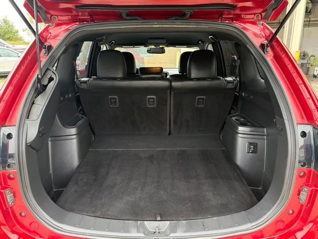 Used 2019 Red Mitsubishi SEL image 11