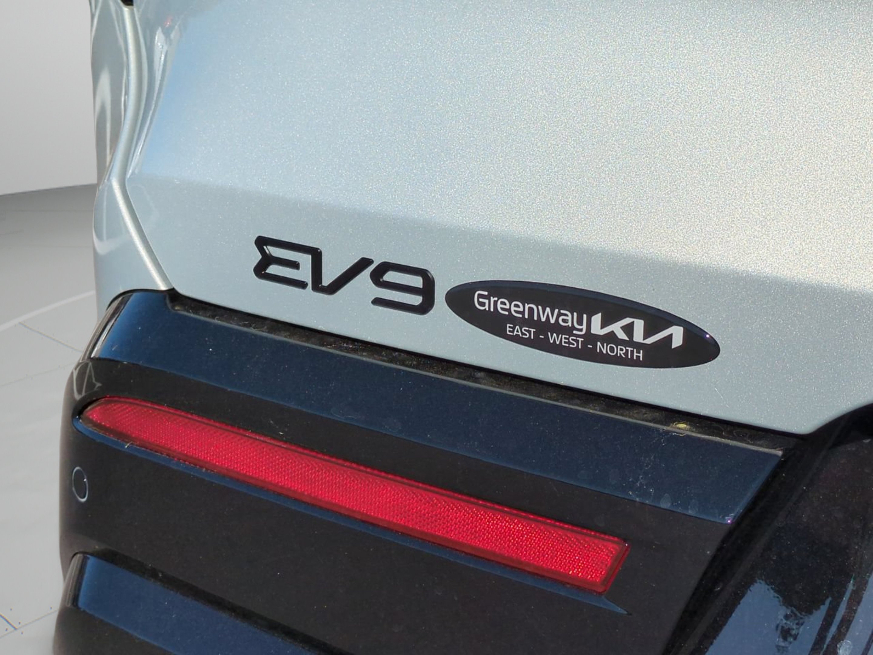 New 2026 Ivory Silver Kia Land AWD image 13