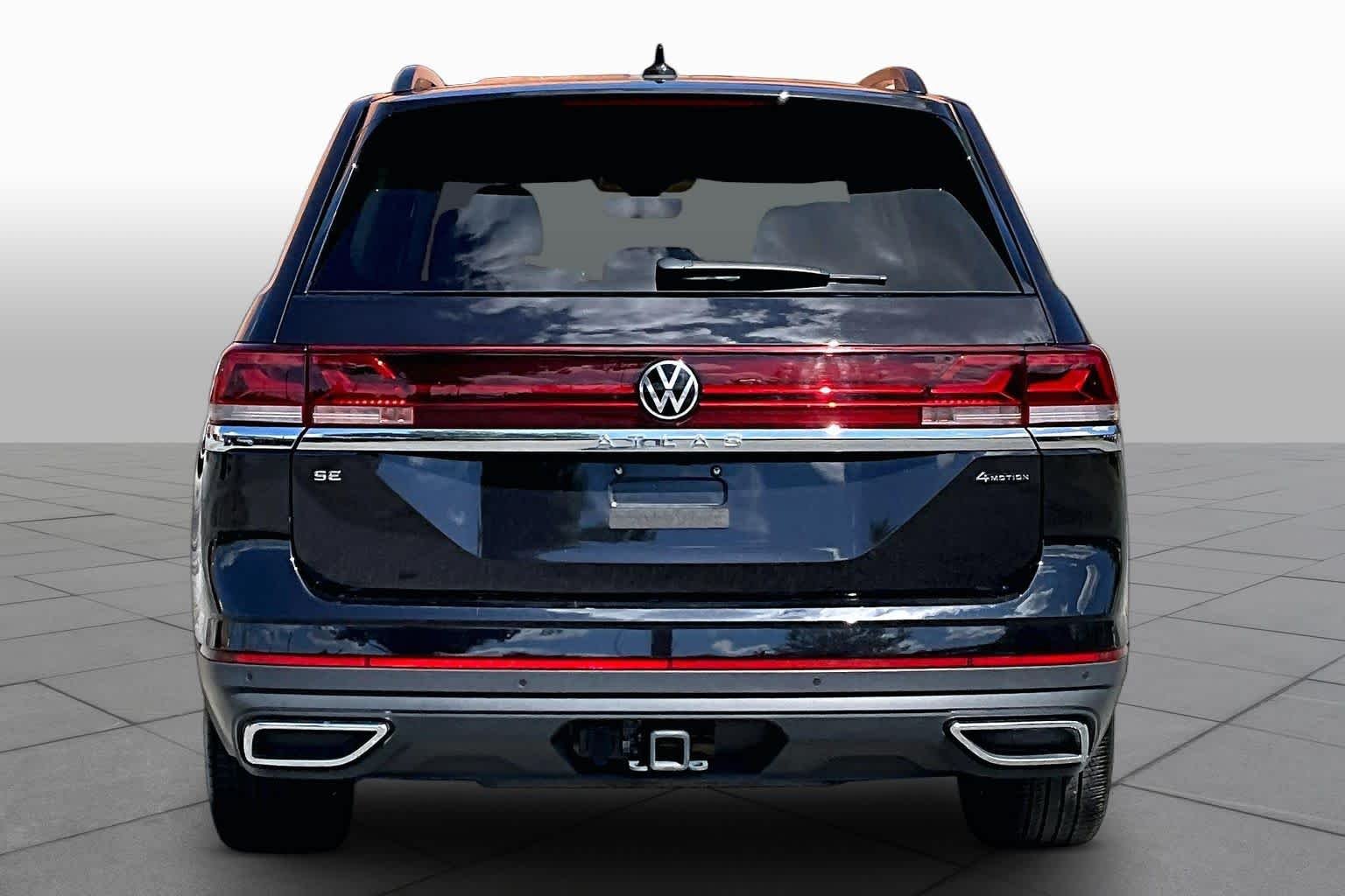 Used 2026 Pure Gray Volkswagen 2.0T SE w/Technology image 5