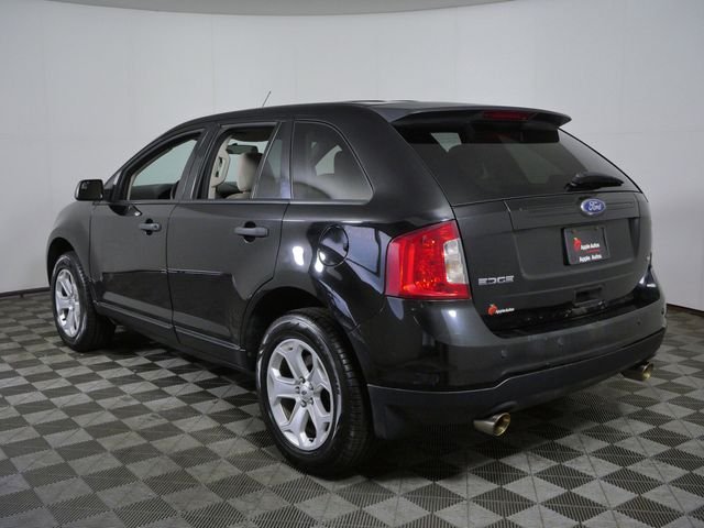 Used 2011 Black Ford SE image 7