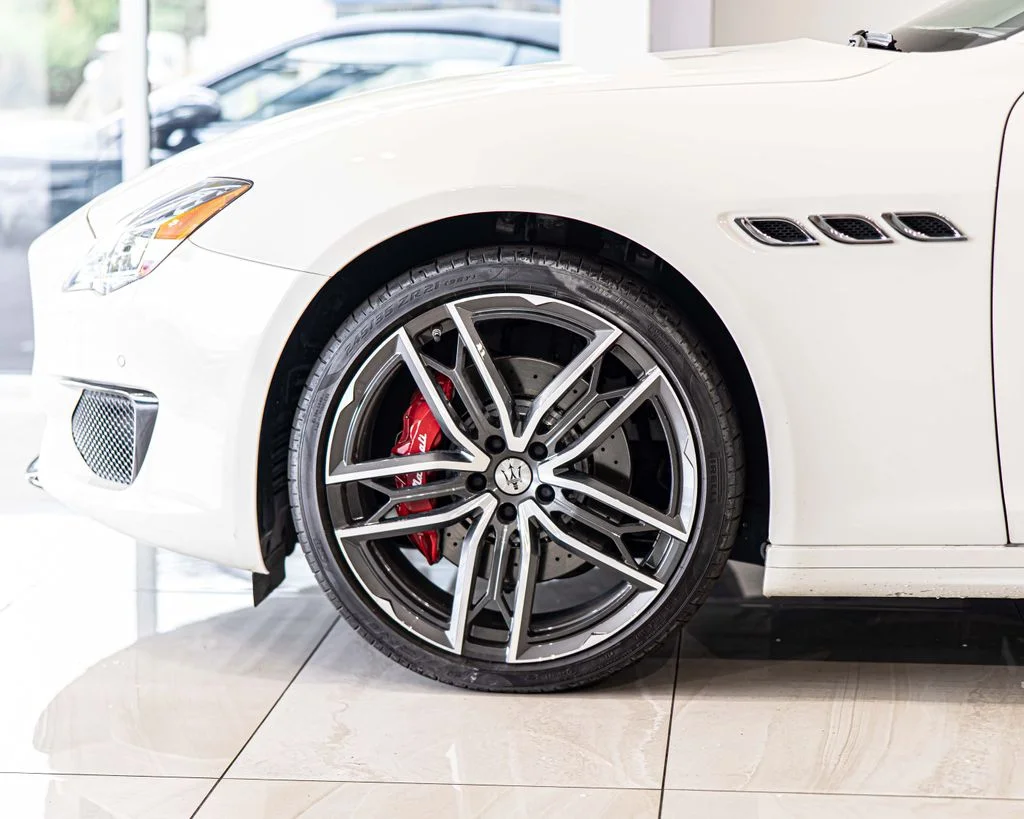 Used 2023 White Maserati Modena Q4 image 8