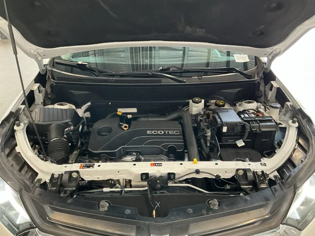 Used 2020 IRIDESCENT PEARL TRICOAT Chevrolet LT image 24