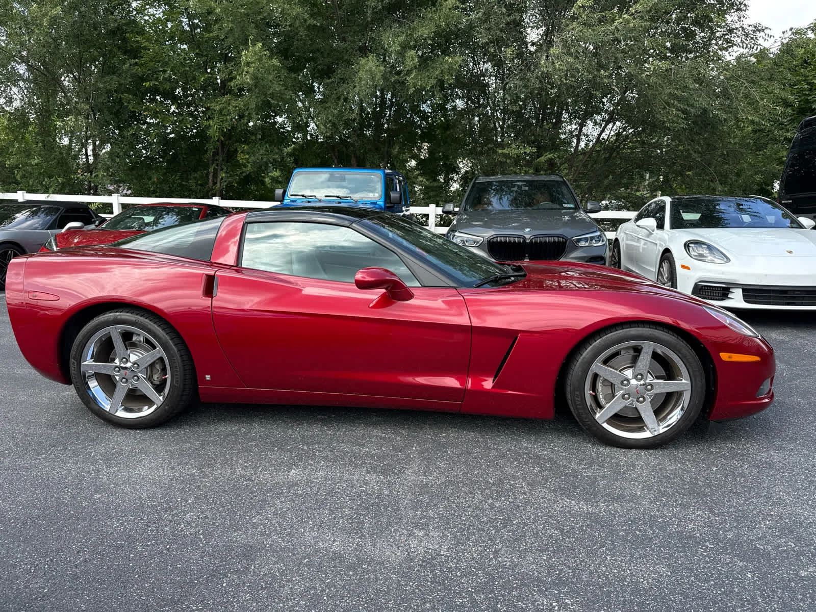 Used 2008 Crystal Red Metallic Tintcoat Chevrolet  image 4