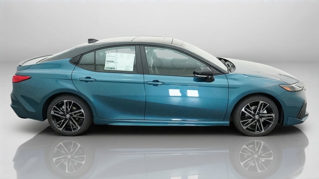 New 2026 Ocean Gem with Midnight Black Metallic roof Toyota XSE image 7