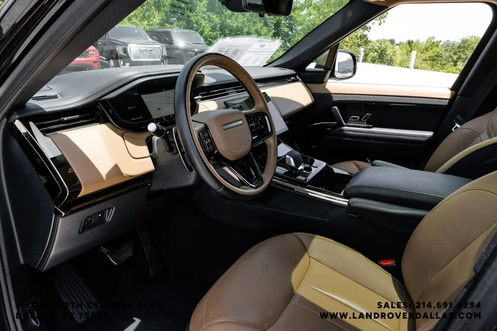 Certified Used 2024 SV Bespoke Match to Sample in Gloss Finish Land Rover Autobiography image 2