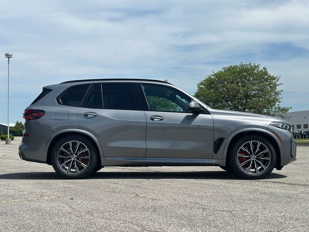 New 2026 Skyscraper Grey Metallic BMW xDrive50e image 8