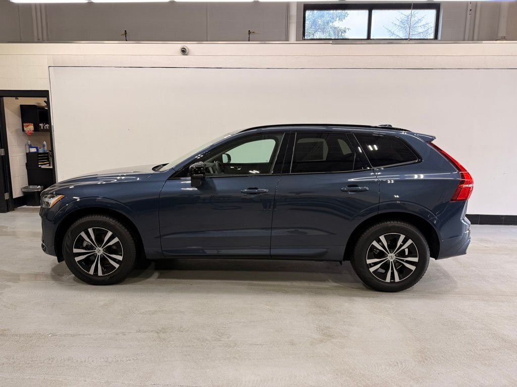 Used 2025 Volvo XC60 Core with VIN YV4M12RJ3S1050293 for sale in Golden Valley, Minnesota