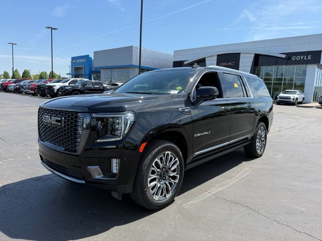 Used 2024 Black GMC Denali Ultimate image 3
