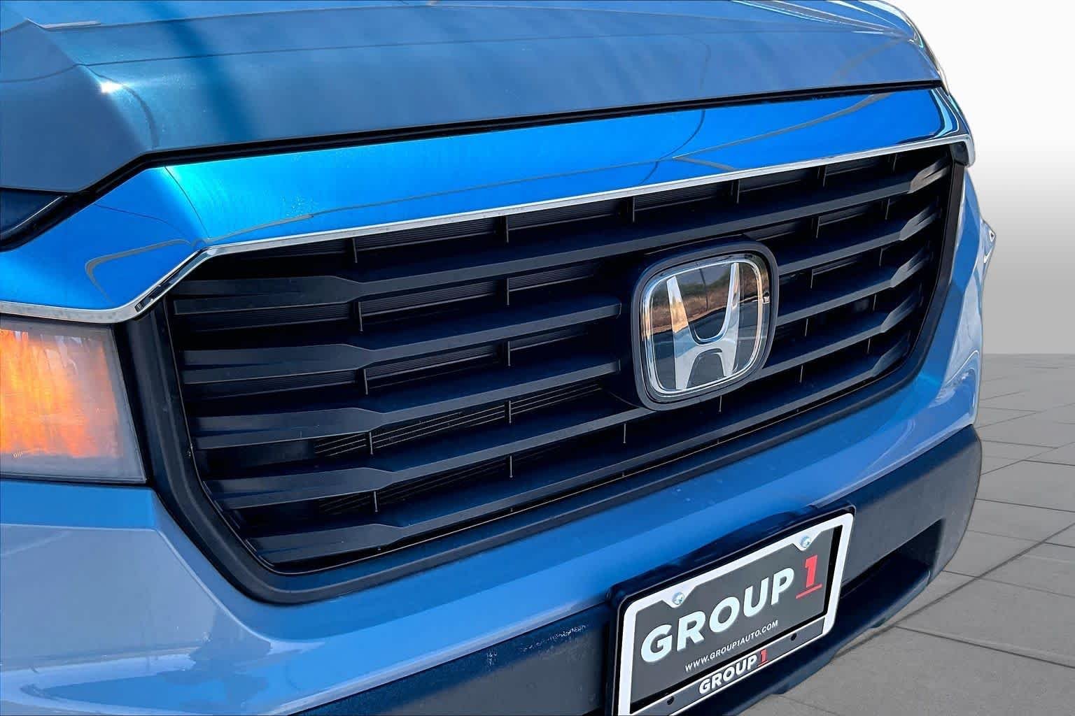 Used 2023 Sonic Gray Pearl Honda RTL image 30