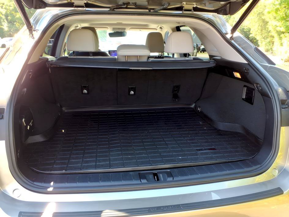 Used 2017 Cashmere Metallic Lexus RX 350 image 11