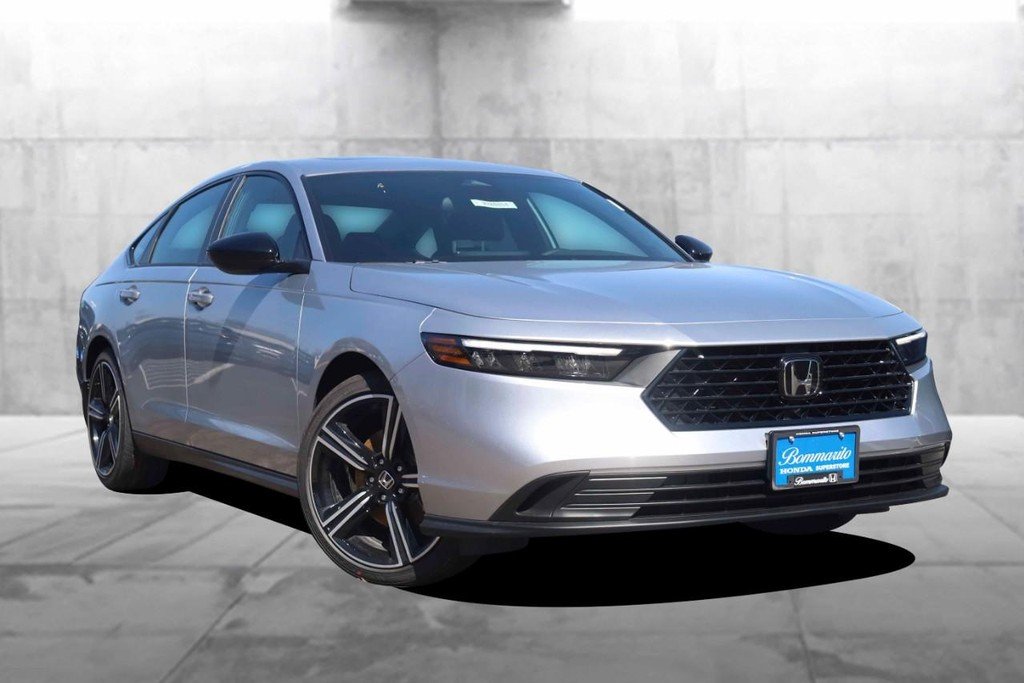 New 2026 Solar Silver Metallic Honda Sport Hybrid image 2