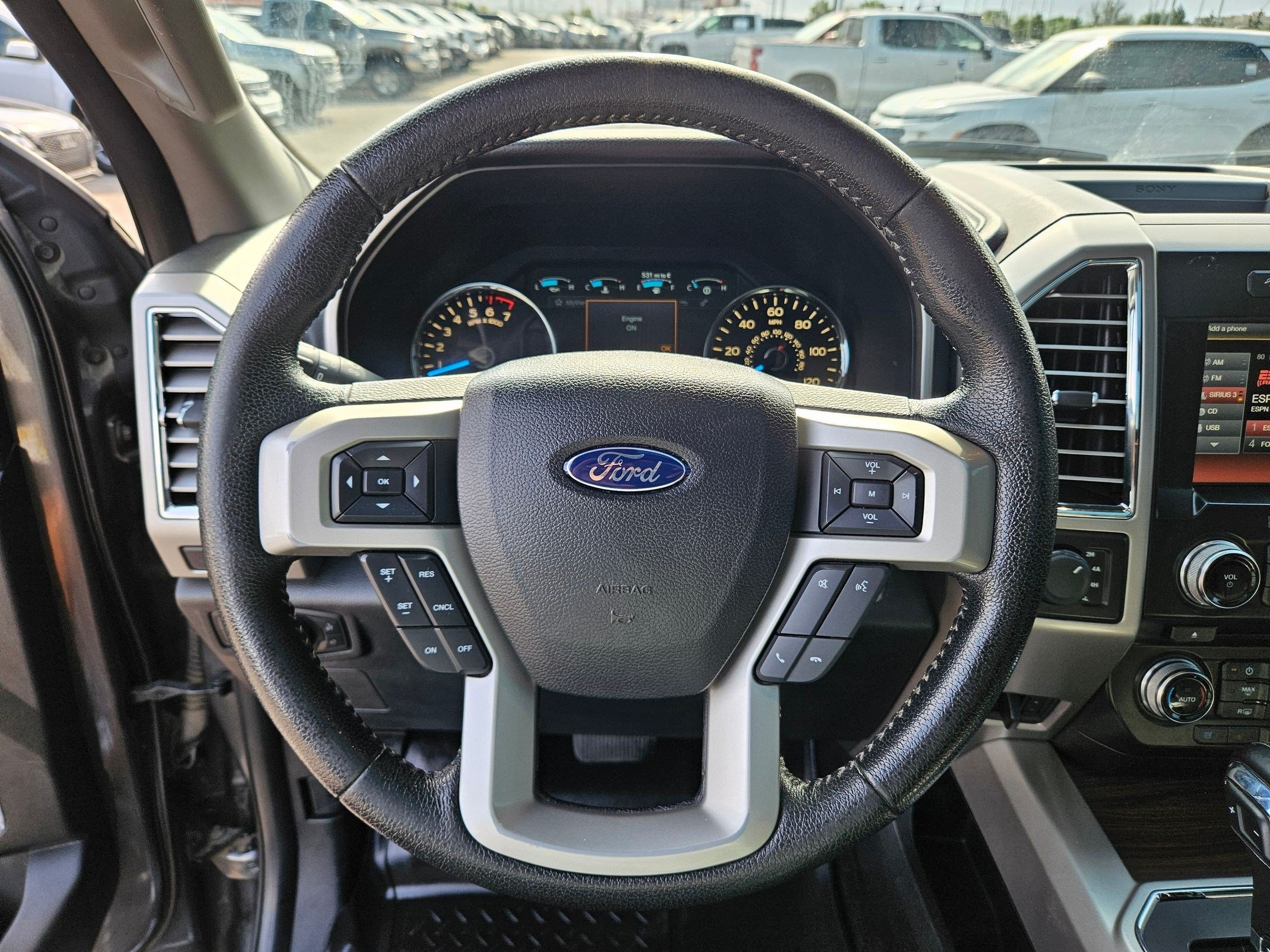Used 2015 Magnetic Metallic Ford Lariat image 17