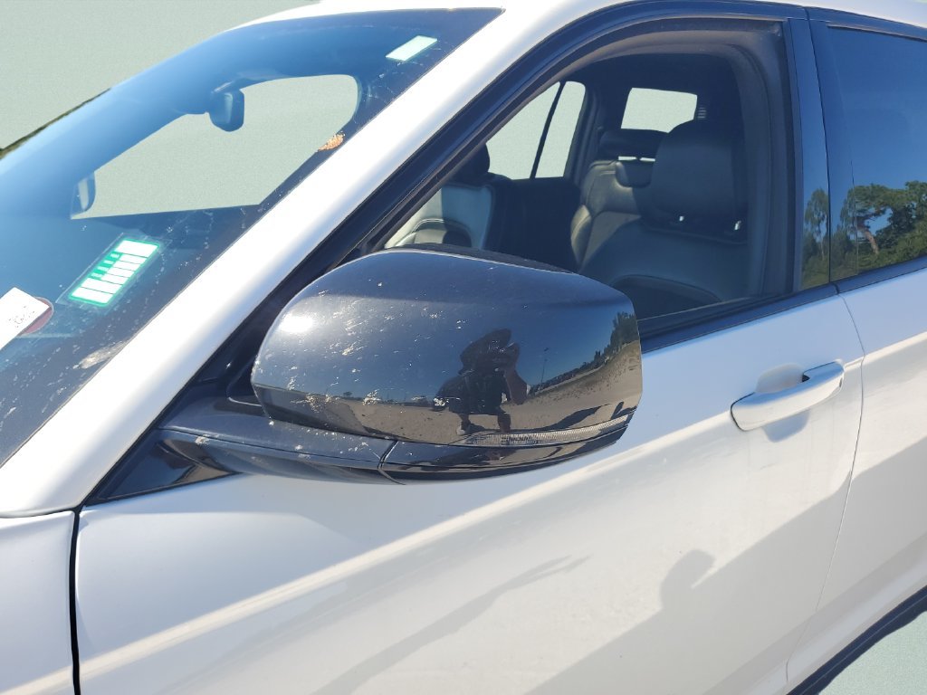 Used 2022 White Jeep Altitude image 26