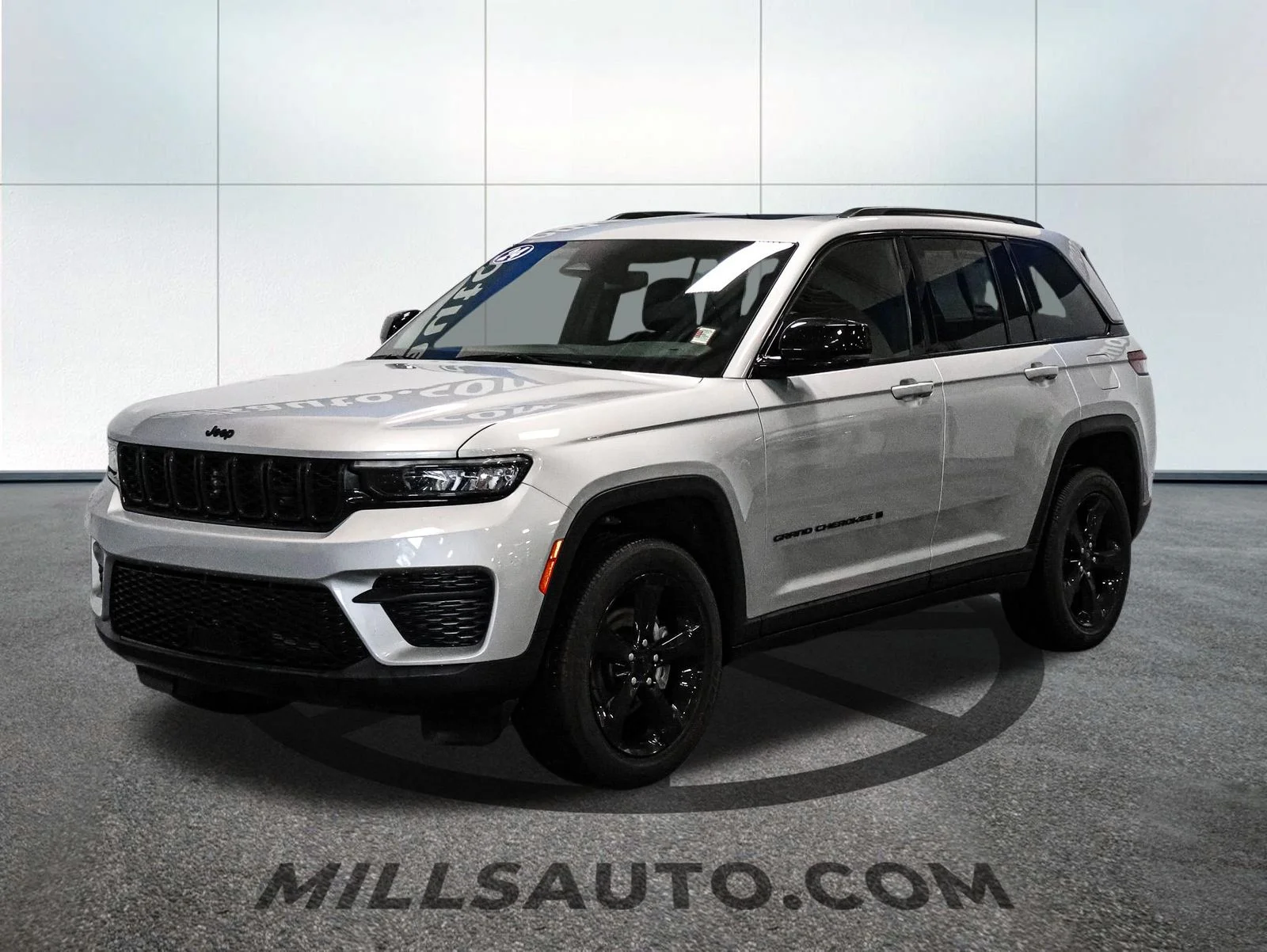 Certified 2024 Jeep Grand Cherokee Altitude with VIN 1C4RJHAG7R8951289 for sale in Baxter, Minnesota
